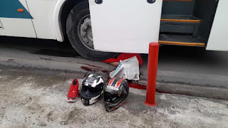 Após cometerem arrastões, dois homens morrem ao colidirem contra ônibus no momento da fuga