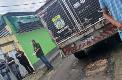 Homem mata esposa a facadas e tenta se matar; o mesmo está em estado grave no hospital