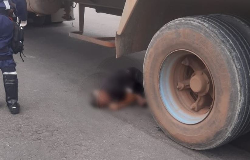 Idoso morre ao ser atropelado por carreta no bairro Jorge Teixeira, em Manaus