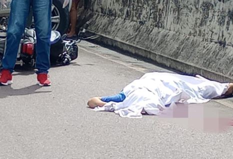 Embriagado, homem morre ao colidir moto contra mureta em Manaus 