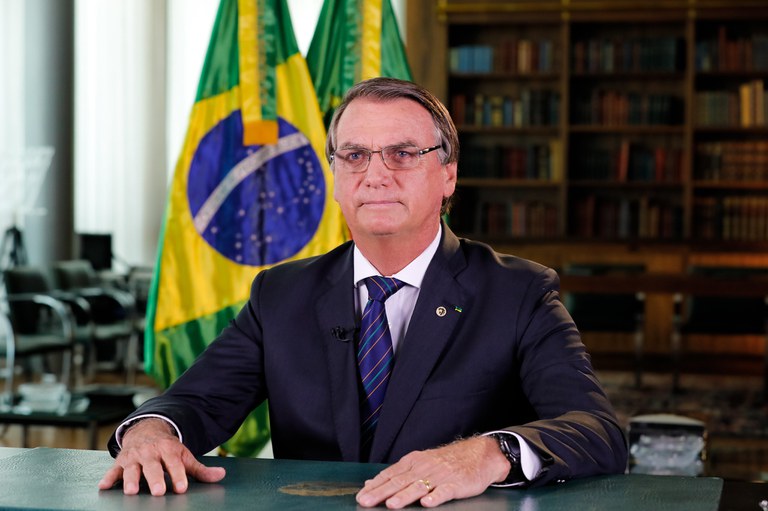 Bolsonaro é levado para emergência após passar mal no Palácio do Planalto