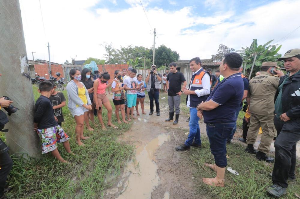 Wilson Lima anuncia repasse de R$ 1 milhão para famílias atingidas pela chuva em Parintins