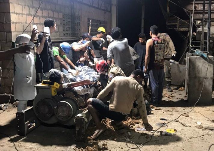 Homem tem perna dilacerada após cair em máquina de moer barro