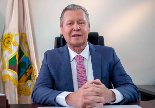 Denúncias contra Arthur Neto sobre gastos excessivos com publicidade são arquivadas pelo MPAM