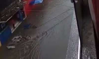 Fortes chuvas causam alagamentos e deixam ruas e avenidas de Manaus sem acesso