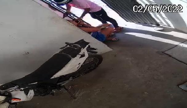 Mulher é assaltada dentro de sua própria casa, em Manaus