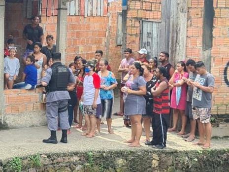 Mãe fica desesperada ao ver seu filho morto: “Meu filho não”