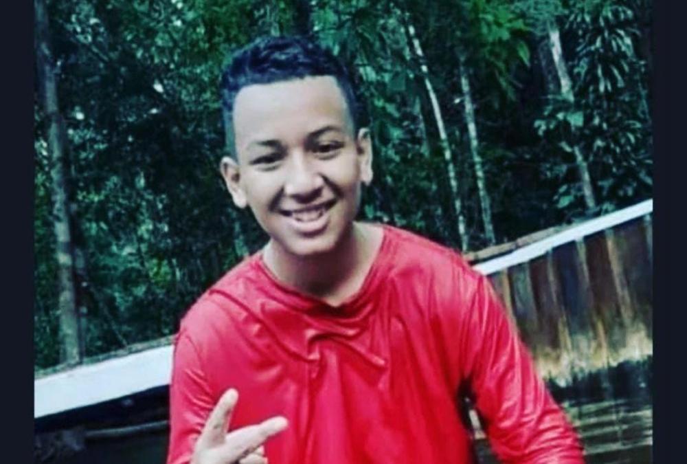 Mãe pede ajuda para encontrar o filho que está desaparecido desde o dia 5 de maio