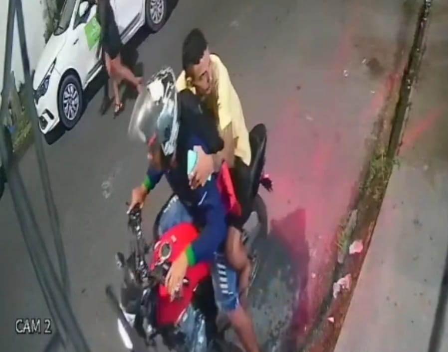 Dupla que fazia assaltos em Manaus é presa pela Rocam 