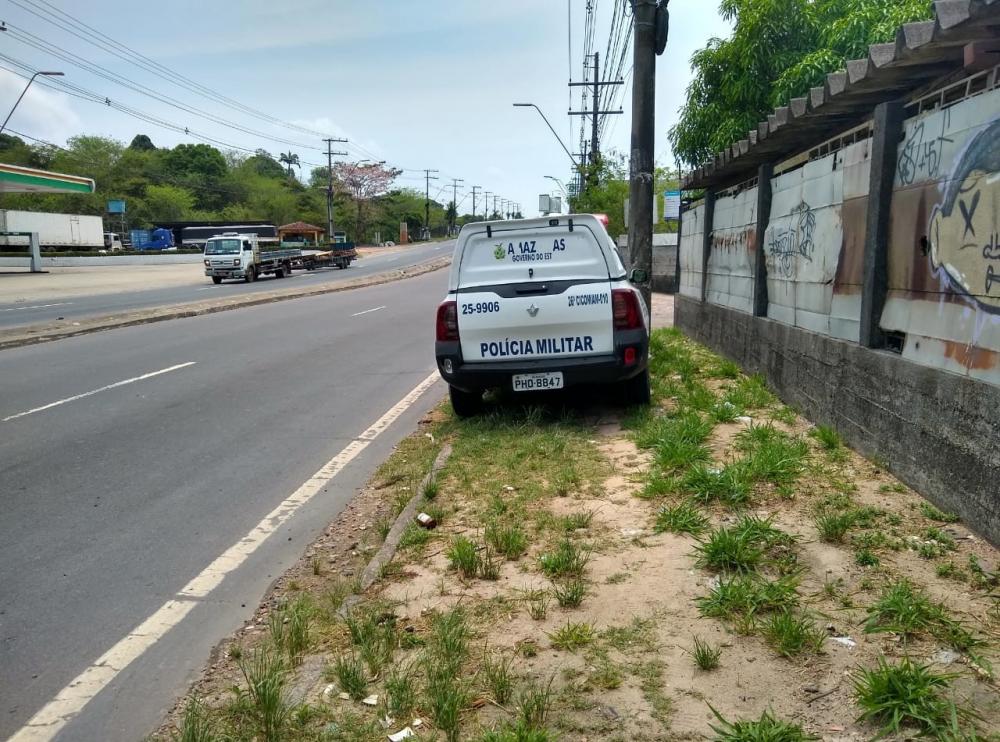 Grupo rouba ônibus e leva arma de sargento a paisana, em Manaus