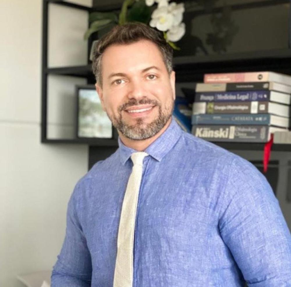 PQP: Criado na favela e preso injustamente após acidente aéreo do voo 1907, médico lança livro e encoraja leitores a vencer os obstáculos 