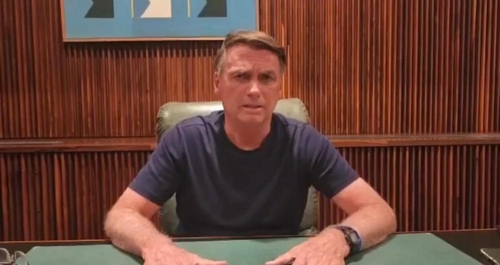 Bolsonaro pede em vídeo que caminhoneiros liberem as rodovias
