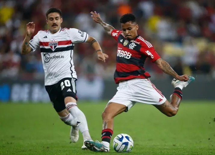 São Paulo e Flamengo se enfrentam em partida da final da Copa do Brasil neste domingo (24)