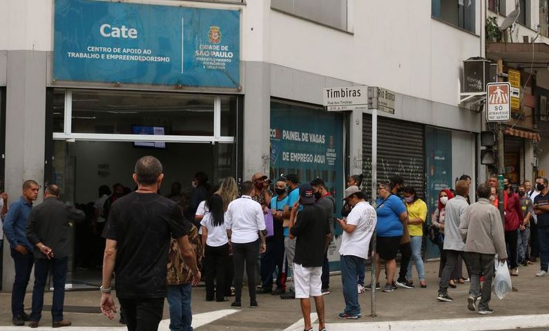 Brasil registra geração de 220,8 mil empregos com carteira assinada em agosto de 2023