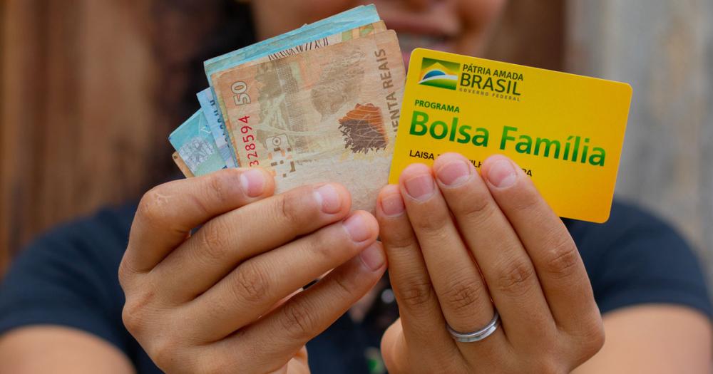 Governo Federal vai antecipar Bolsa Família em municípios atingidos pela seca histórica