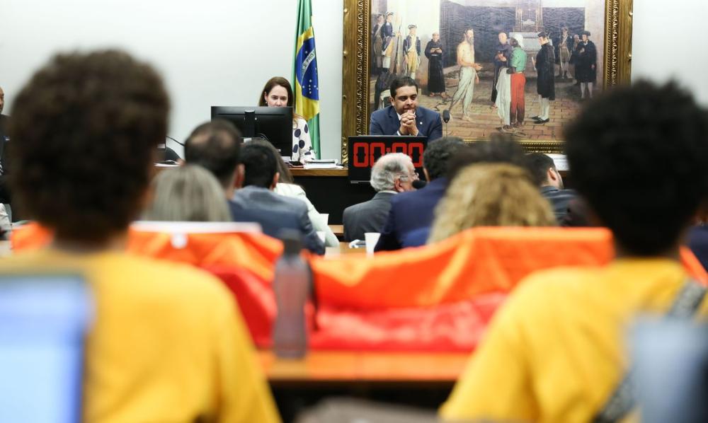 PL que proíbe casamento homoafetivo é aprovado por Comissão da Câmara dos Deputados
