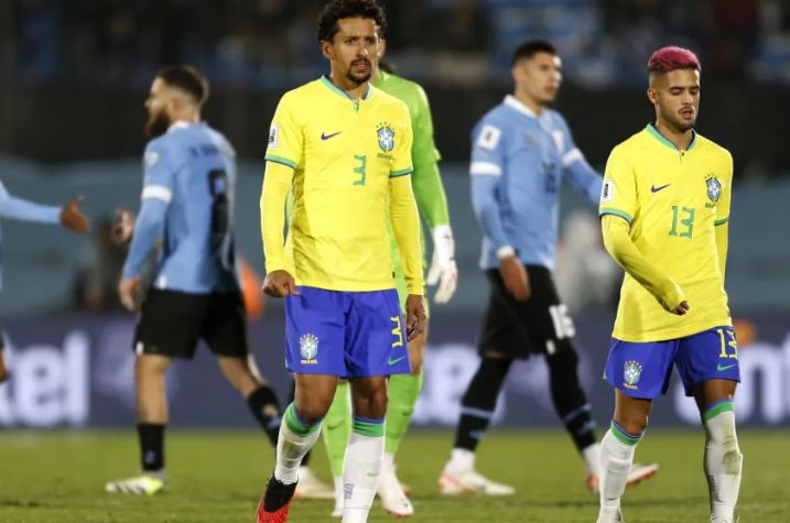 Eliminatórias: Brasil perde para o Uruguai por 2 x 0 e desce para a terceira colocação