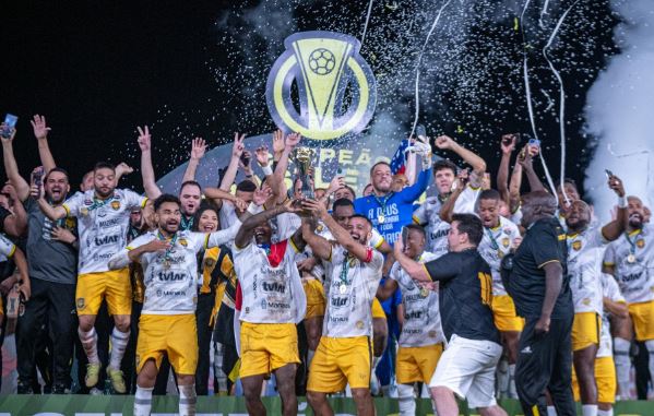 Com placar de 2x1, Amazonas FC vence o Brusque e conquista título inédito da Série C