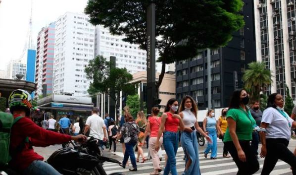 Brasil tem 6 milhões de mulheres a mais do que homens, segundo Censo do IBGE