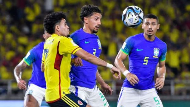 Brasil perde para a Colômbia por 2x1 e despenca na tabela das eliminatórias