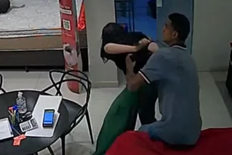 Cenas fortes: homem tenta estuprar vendedora em loja de colchões; veja vídeo