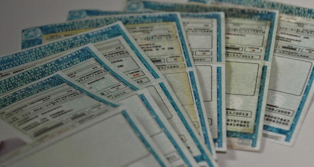 Câmara deve votar nesta segunda aumento da validade e de pontos da CNH