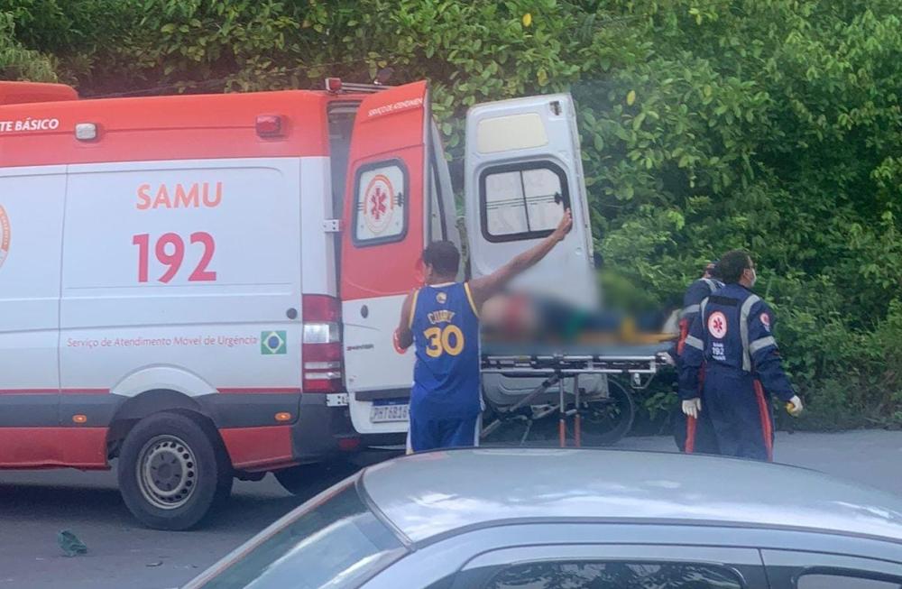 Motociclista fica gravemente ferido após acidente na AM-010 neste domingo; veja