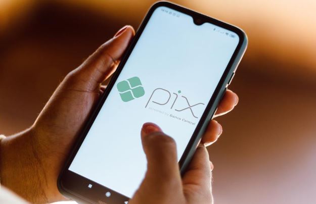 Pix bate recorde e aproxima-se de 180 milhões de transações em um dia