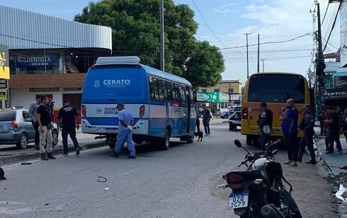 Jovem de 19 anos morre em grave acidente com micro-ônibus no Jorge Teixeira