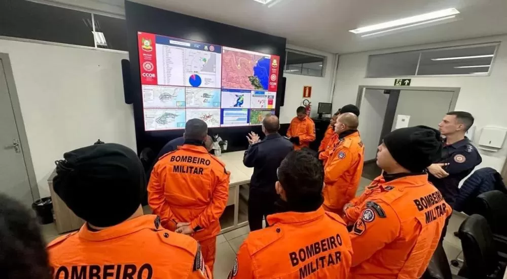 Bombeiros do Amazonas chegam ao RS para apoiar nos resgates