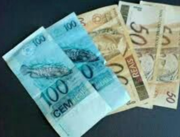 Mães solteiras poderão ter auxílio fixo de R$ 1.200,00