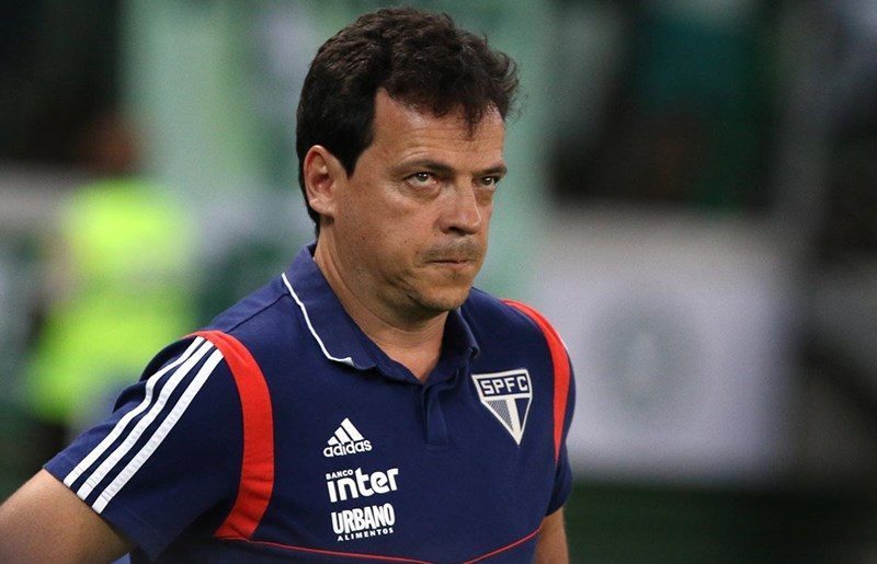 Mesmo sob Pressão o que segura Diniz no São Paulo