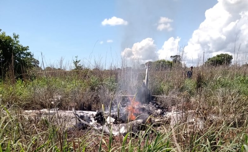 Avião cai e mata jogadores de futebol do Palmas