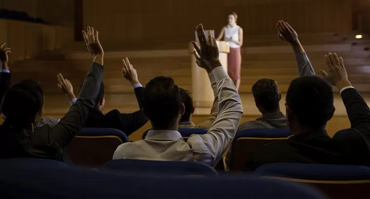 Manaus em Fervura: Sete Candidatos, Três Senadores e uma Eleição Quente como Tacacá