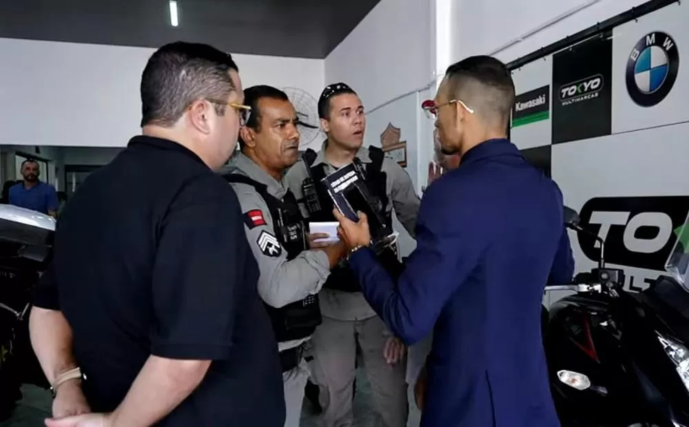 Policiais da Paraíba cometem abuso de autoridade contra repórter da Ronda do Consumidor 