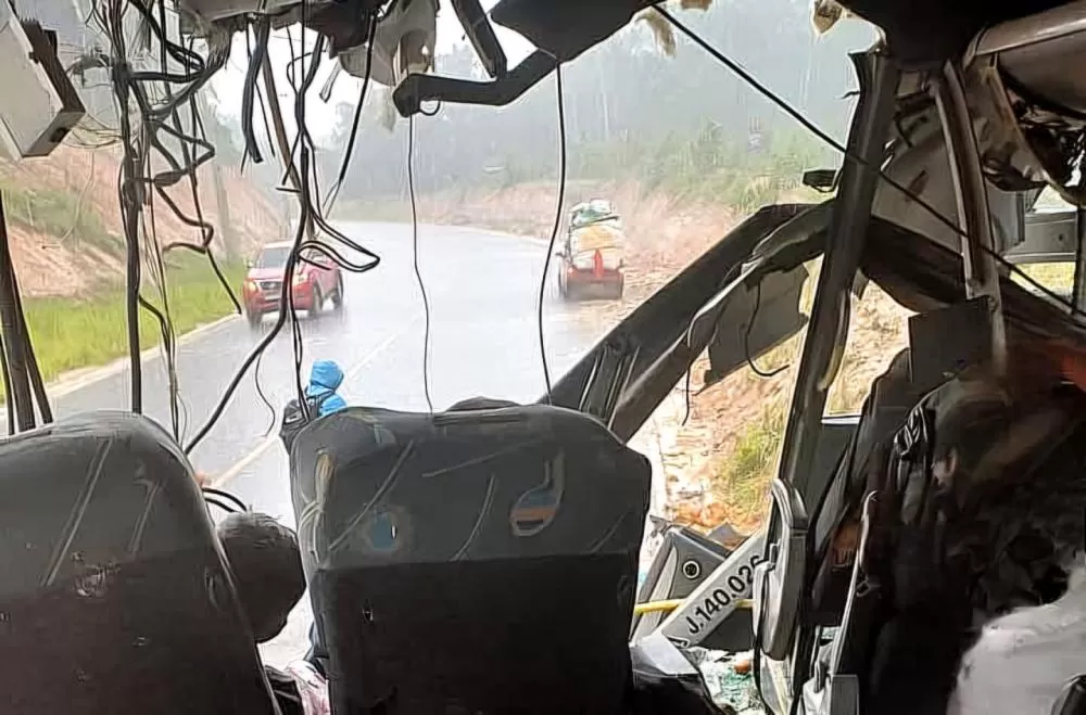 ATUALIZAÇÃO: Veja novos detalhes do acidente com ônibus na AM-010; vídeos