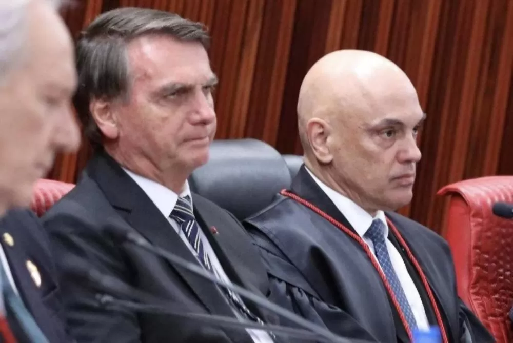 Ministro Alexandre de Moraes proíbe Jair Bolsonaro de ir à posse de Trump