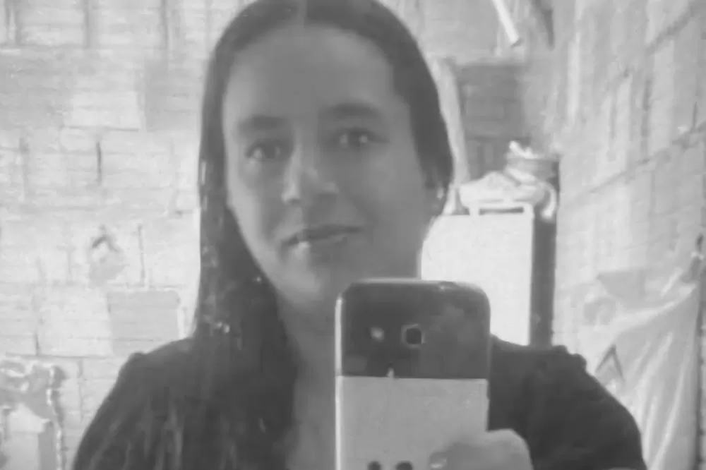 Líder comunitária morre soterrada após deslizamento de terra no Fazendinha 2; vídeo 