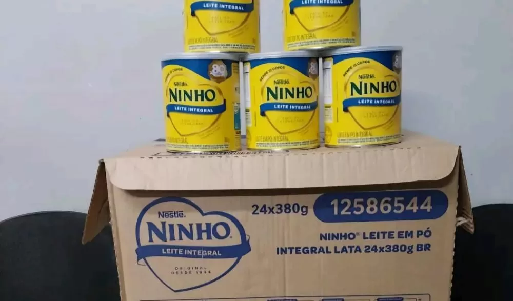 Adolescente é apreendida após furto de caixas de leite em supermercado