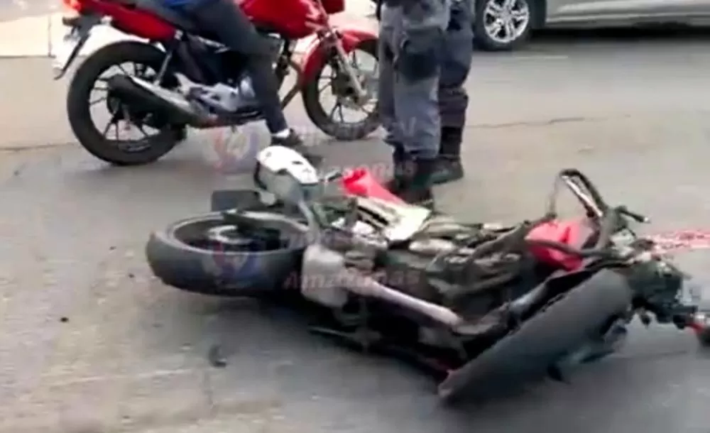 Motociclista morre em grave colisão com caminhão na Bola da Suframa