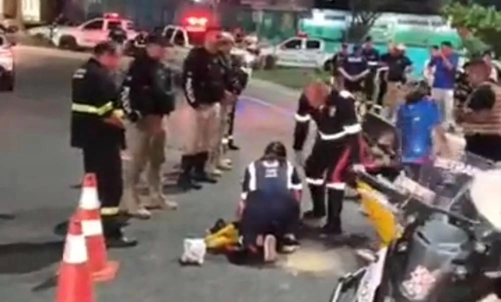 Jovens sofrem acidente de moto ao pegar contramão na avenida São Jorge