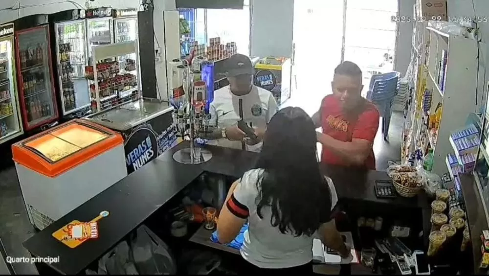 Dois homens armados assaltam estabelecimento no conjunto Águas Claras