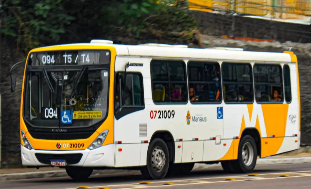 Motorista de ônibus é feito refém durante assalto na Zona Leste de Manaus