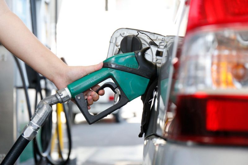 Decreto exige que postos de gasolina adequem propagandas sobre preços de combustíveis