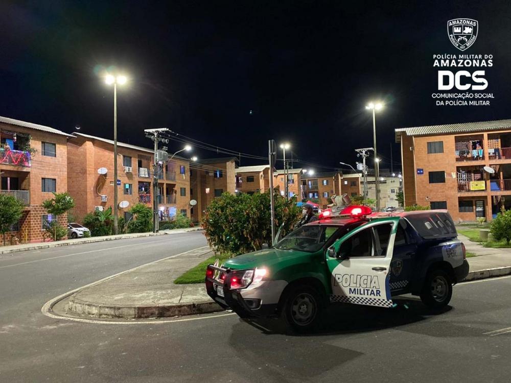 PM prende três homens por roubar carro com vítima dentro 