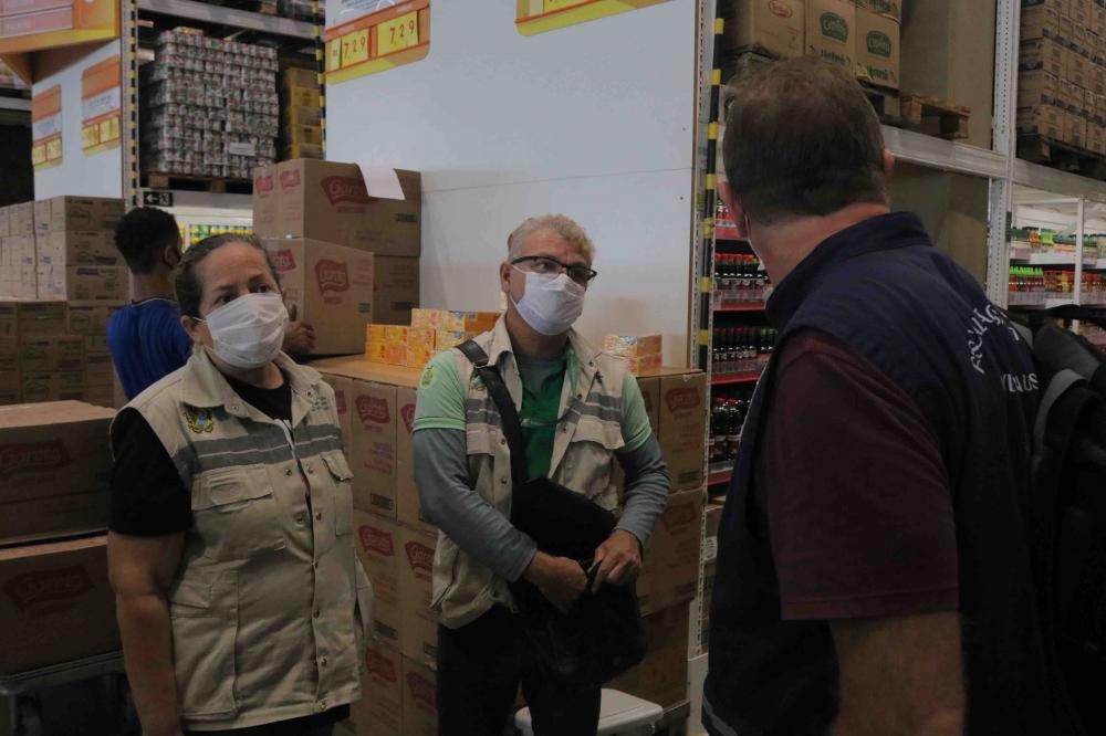 CIF multa supermercados que violaram as regras de combate a Covid-19