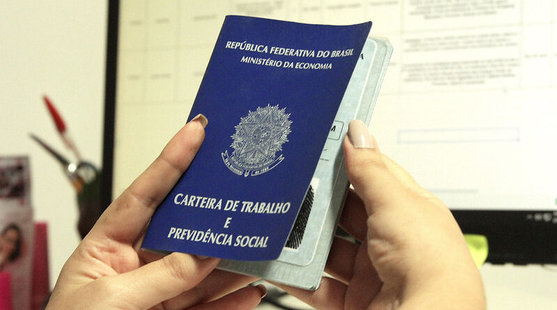 Prefeitura de Manaus divulga 71 vagas de emprego nesta quarta-feira (28)