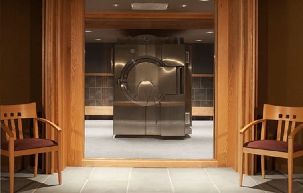 Irmã crema corpo de seu irmão que aparece em casa horas depois 