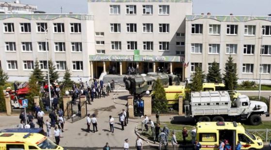 EXCLUSIVO: Crianças são mortas num ataque a uma escola e 20 pessoas ficam feridas