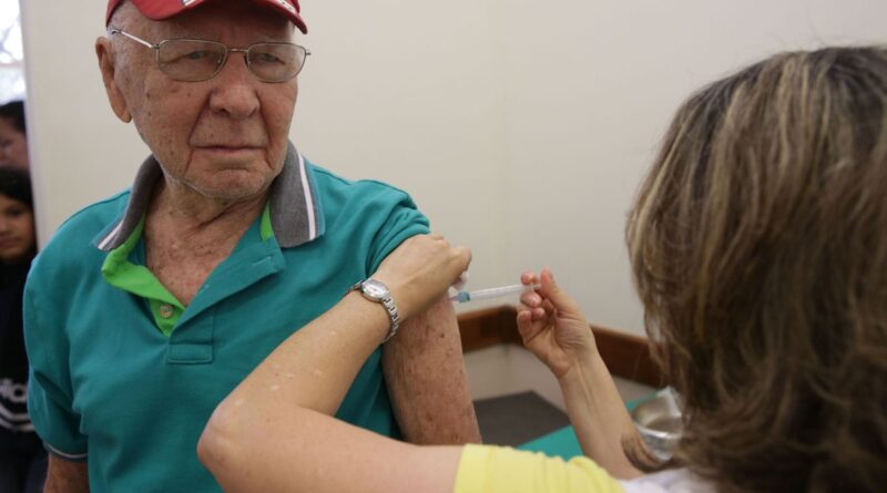 Prefeitura de Manaus começa a imunizar hoje (13) idosos e professores contra a Influenza